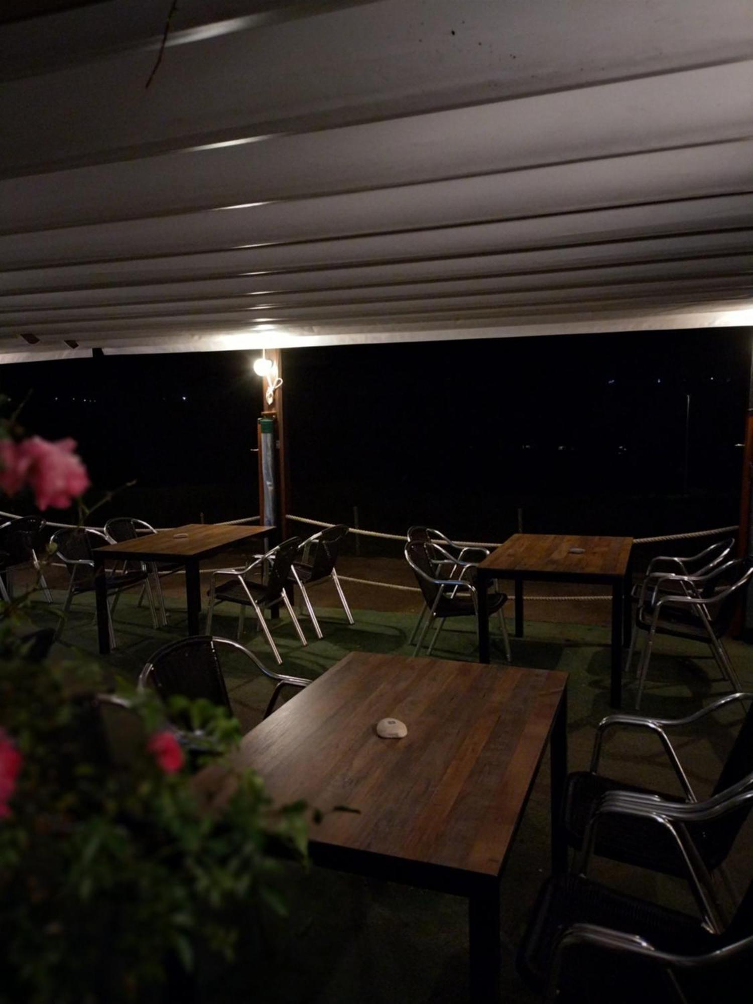Hostal Restaurante Parajes 卡斯特罗波尔 外观 照片