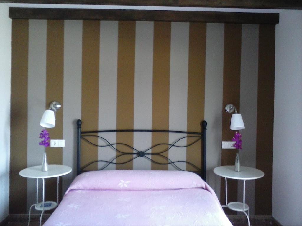 Hostal Restaurante Parajes 卡斯特罗波尔 外观 照片